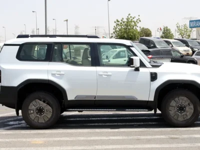 2024 Toyota Prado Other 4 Cylinders Engine White Beige SUV GCC Specs