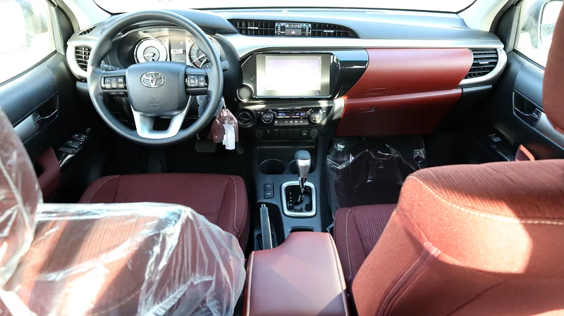 2025 Toyota Hilux SR5 4 Cylinders Engine White Red Pick Up GCC Specs