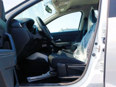 2025 Renault Duster Renault Duster 1.6L Petrol GCC Full option White Grey SUV