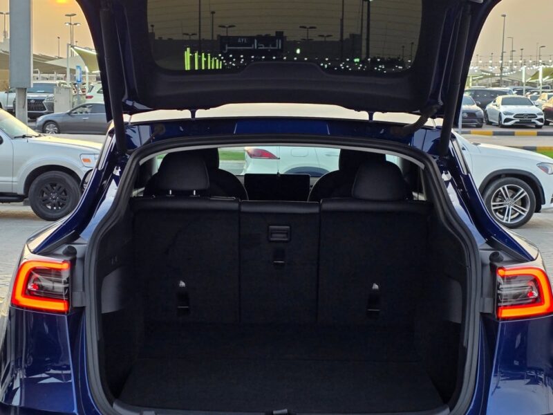 2022 Tesla Model Y Long Range Fully Electric AWD SUV Blue Black GCC