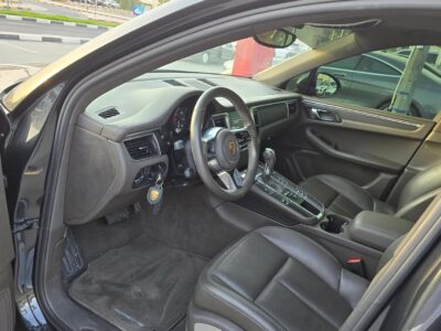 2017 Porsche Macan 2.0L Inline 4 Cylinders Turbo Black Luxury SUV GCC Specs