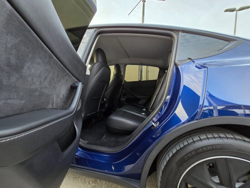 2022 Tesla Model Y Long Range Fully Electric AWD SUV Blue Black GCC