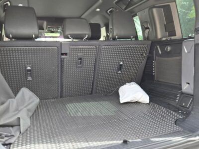 2024 Land Rover Defender P400 90 SE 3.0 Liter V6 Engine Black Tan SUV GCC Specs