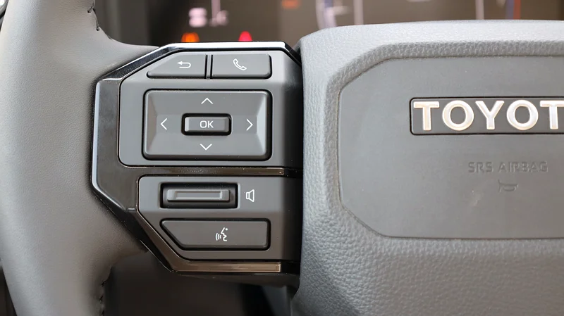 2024 Toyota Prado Other 4 Cylinders Engine White Beige SUV GCC Specs