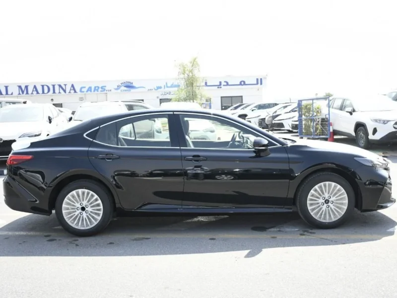 2025 Toyota Camry LE 2.5 Liters 4 Cylinders Engine Black Grey Sedan FWD GCC Specs