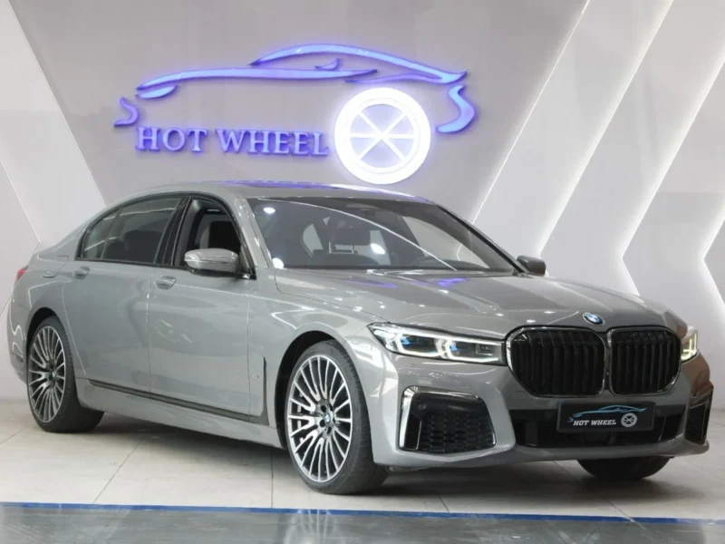 2022 BMW 750Li XDrive 4.4L Twin-Turbo V8 Engine GCC Specs Grey Brown SUV