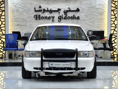 2008 Ford Crown Victoria LX 8 Cylinders Engine White Grey Sedan