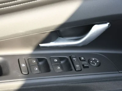 2025 Hyundai Elantra 1.5 Liters 4 Cylinders Petrol Engine White Black Sedan