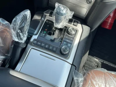 2021 Toyota Land Cruiser VXS Grand Touring V8 Cylinders Engine 5.7L White Brown SUV