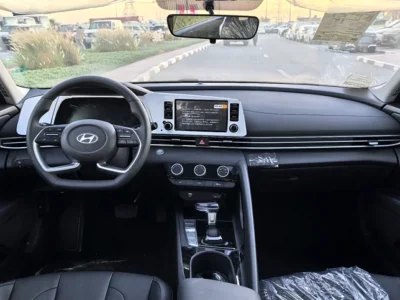 2025 Hyundai Elantra GLX Elite 4 Cylinders Engine White Black Sedan RWD