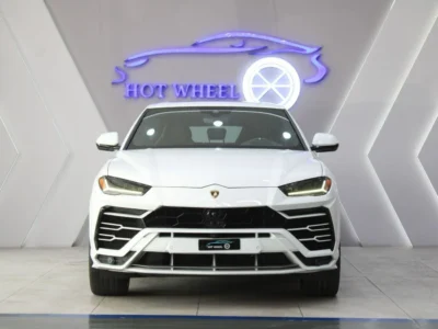 2021 Lamborghini Urus 4.0 Liter Twin-Turbocharged V8 Engine White Red SUV