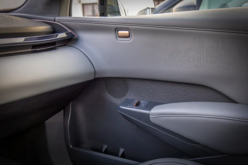 2024 Zeekr X Premium Electric Car White SUV 450 - 550 KM Range GCC Specs