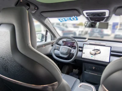 2024 Zeekr X Premium Electric Car White SUV 450 - 550 KM Range GCC Specs