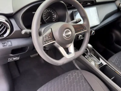 2025 Nissan Kicks Other 1.5L Liters 4 Cylinders Engine White Black Hatchback