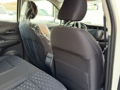 2025 Nissan Kicks Other 1.5L Liters 4 Cylinders Engine White Black Hatchback