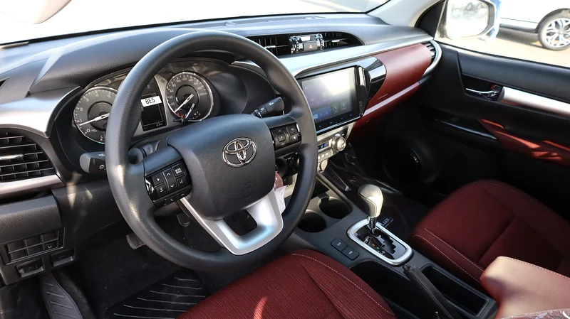 2025 Toyota Hilux SR5 4 Cylinders Engine White Red Pick Up GCC Specs