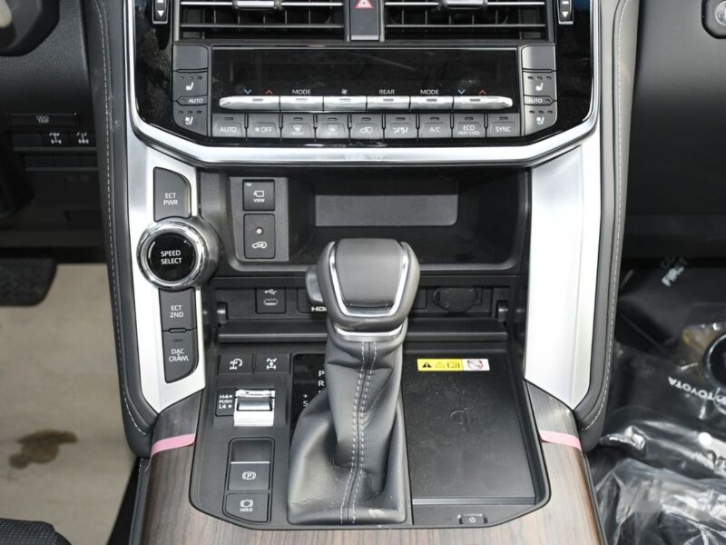 2025 Toyota Land Cruiser 4.0L 6 Cylinders Engine High AT Petrol White Black SUV