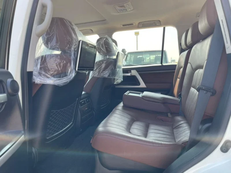 2021 Toyota Land Cruiser VXS Grand Touring V8 Cylinders Engine 5.7L White Brown SUV