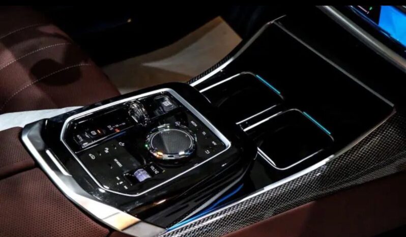 2024 BMW BMW B7 4.4L Twin-Turbocharged V8 Grey SUV AWD