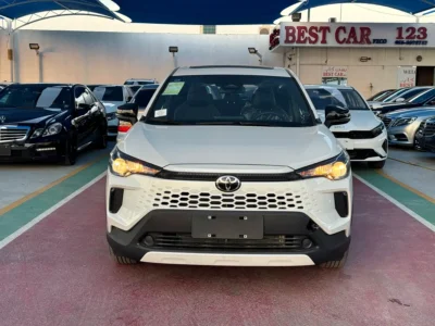 2025 Toyota Corolla Cross Hybrid 4 Cylinders Engine White Black Crossover