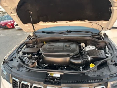 2020 Jeep Grand Cherokee Laredo 3.6L 6 Cylinders Petrol White Black 4WD