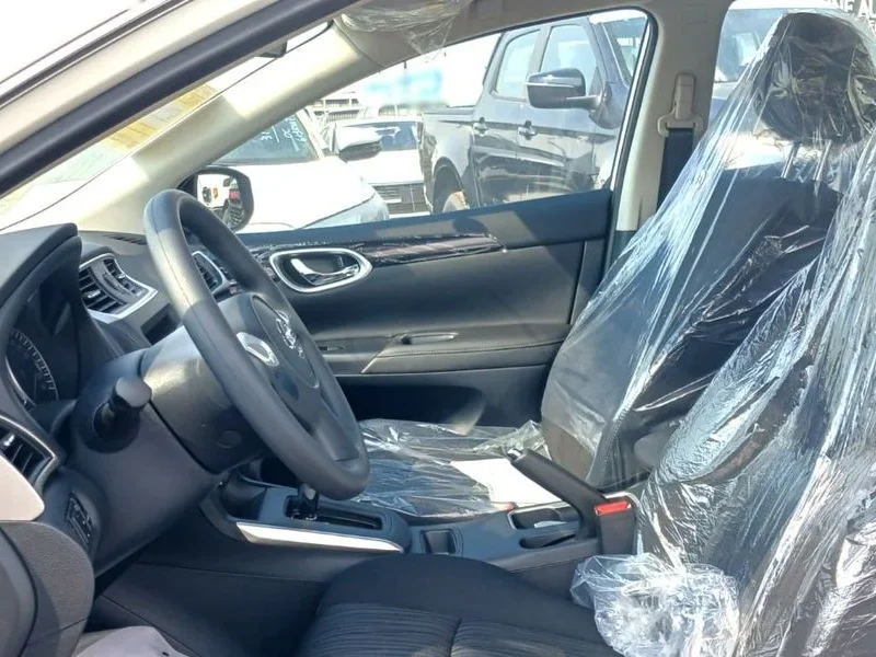 2025 Nissan Sylphy 1.6 Liters 4 Cylinders Petrol Engine White Black Sedan