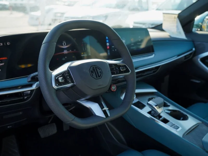 2025 MG MG 7 4 Cylinders Petrol Engine Green Sedan GCC Specs