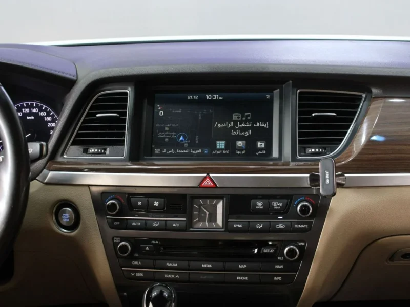 2016 Hyundai Genesis Platinum 3.8L V6 Cylinder Engine White Tan Sedan GCC Specs