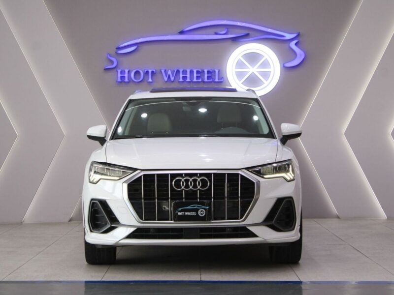 2023 Audi Q3 40 TFSI - S Line 2.0-liter Turbocharged V4 Cylinder Engine White Beige SUV