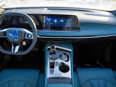 2025 MG MG 7 4 Cylinders Petrol Engine White Green Sedan GCC Specs