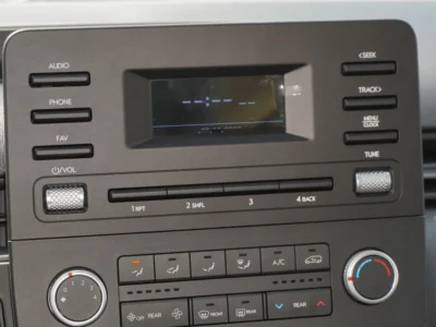 2025 Hyundai Staria 3.5 Liter V6 Cylinder Petrol Engine White Black Van