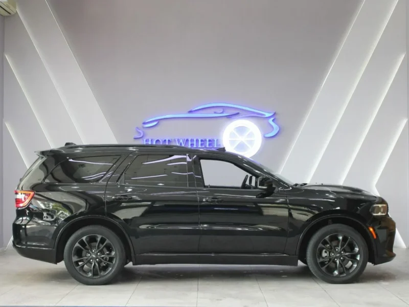 2024 Dodge Durango R/T 5.7 Liter HEMI V8 Cylinder Engine Black Brown SUV AWD