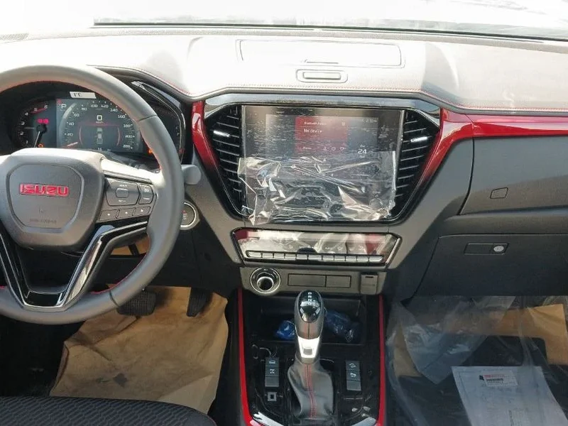 2025 Isuzu D-Max 3.0L 4 Cylinders Engine Crew Cab 4WD LS A/T GT Black Truck