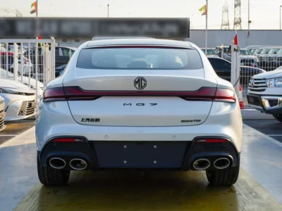 2025 MG MG 7 4 Cylinders Petrol Engine White Green Sedan GCC Specs