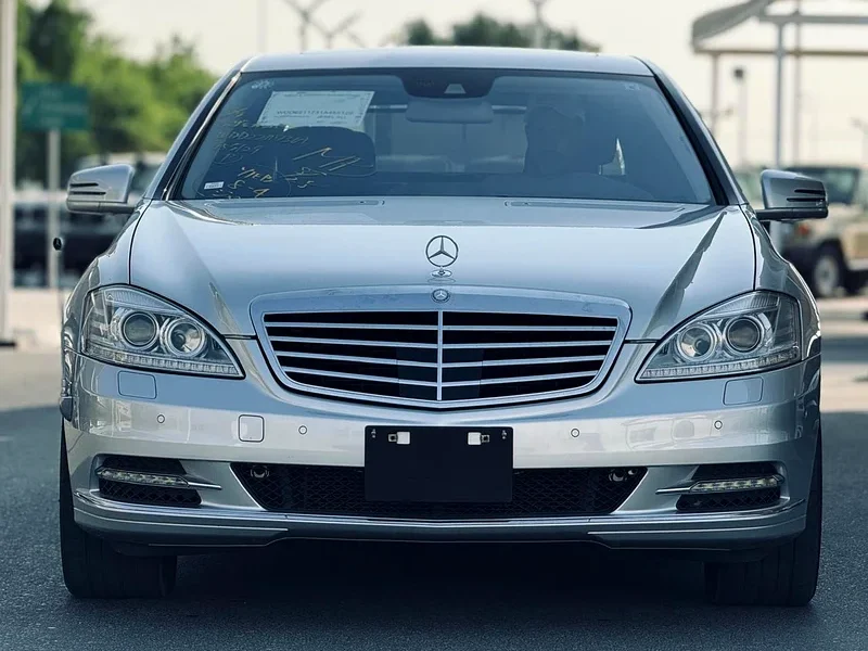 2012 Mercedes-Benz S-Class S 550 8 Cylinders Engine Silver Black Sedan RWD