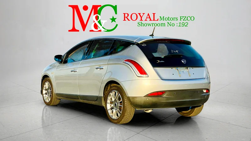 2011 Lancia Delta Other 4 Cylinders Engine Silver Black Wagon RWD