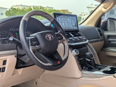 2014 Toyota Land Cruiser GXR MID 4 Cylinder Engine Black Brown SUV GCC Specs