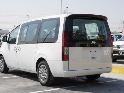 2025 Hyundai Staria 3.5 Liter V6 Cylinder Petrol Engine White Black Van