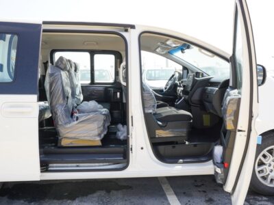 2025 Hyundai Staria 3.5 Liter V6 Cylinder Petrol Engine White Black Van