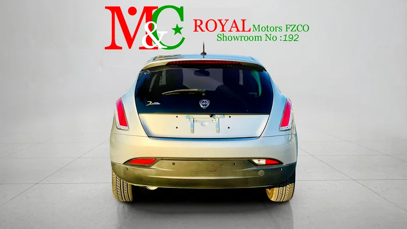 2011 Lancia Delta Other 4 Cylinders Engine Silver Black Wagon RWD