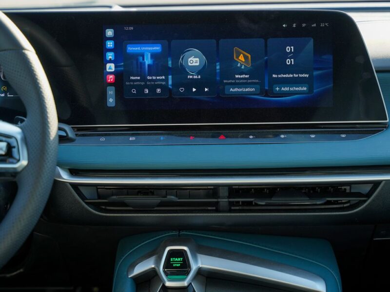 2025 MG MG 7 4 Cylinders Petrol Engine Green Sedan GCC Specs