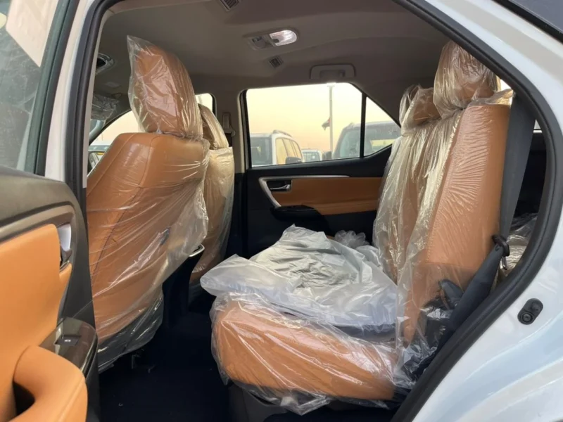 Toyota Fortuner SR5 Plus 4.0L V6 Cylinder PETROL 2025 GCC White Tan SUV