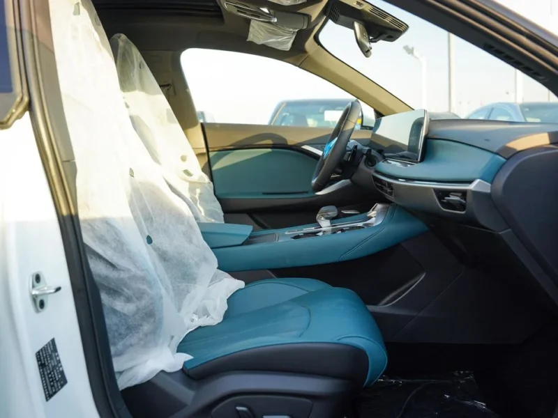 2025 MG MG 7 4 Cylinders Petrol Engine White Green Sedan GCC Specs