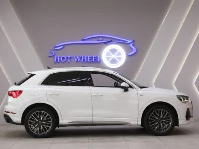 2023 Audi Q3 40 TFSI - S Line 2.0-liter Turbocharged V4 Cylinder Engine White Beige SUV