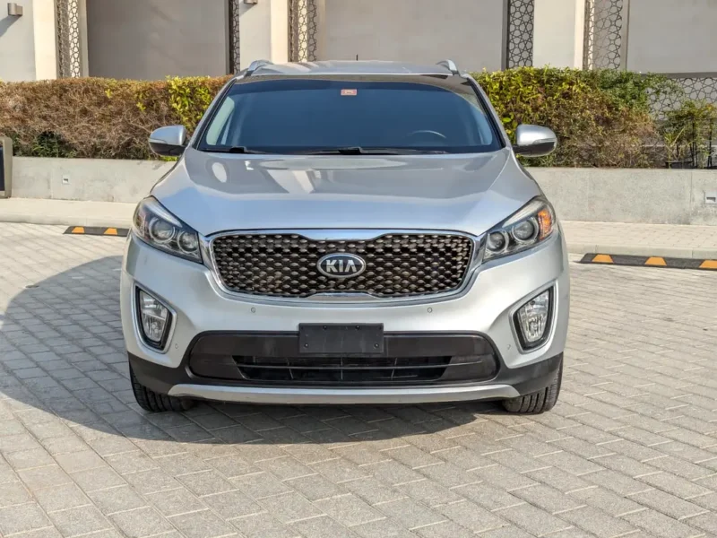 2016 Kia Sorento Eco 4 Cylinders Engine Silver Grey SUV GCC Specs