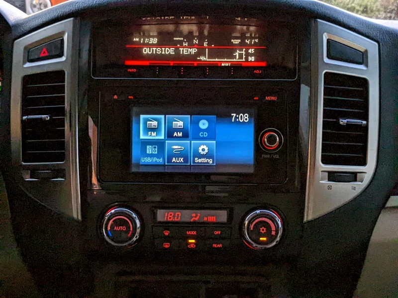 2017 Mitsubishi Pajero GLS MID 6 Cylinders Engine White Beige SUV GCC Specs