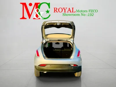 2011 Lancia Delta Other 4 Cylinders Engine Silver Black Wagon RWD