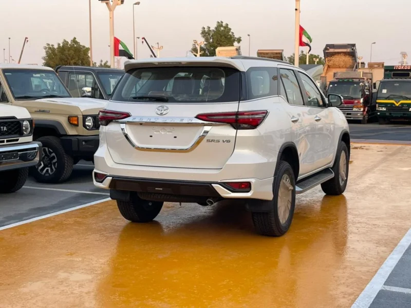 Toyota Fortuner SR5 Plus 4.0L V6 Cylinder PETROL 2025 GCC White Tan SUV