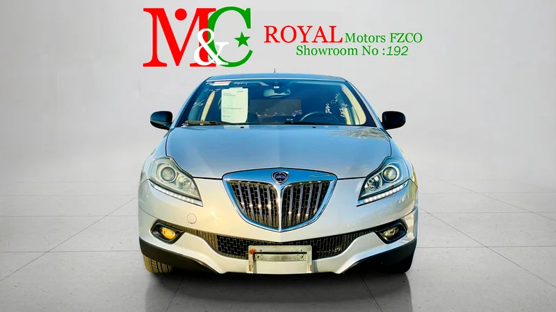 2011 Lancia Delta Other 4 Cylinders Engine Silver Black Wagon RWD