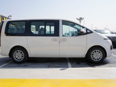 2025 Hyundai Staria 3.5 Liter V6 Cylinder Petrol Engine White Black Van